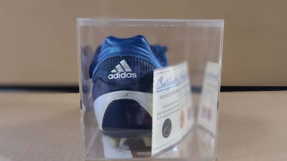 David Beckham Signed Adidas Traxion right football boot 