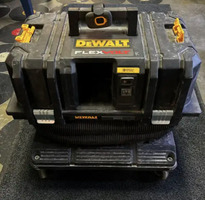 Dewalt 60V Max HEPA Dust Extractor