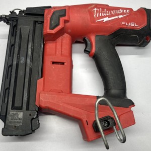 Milwaukee M18 FUEL 18V Brushless Cordless Gen II 18-Gauge Brad Nailer