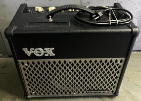 Vox VT15 - Valvetronix 15 Watt Combo Amp