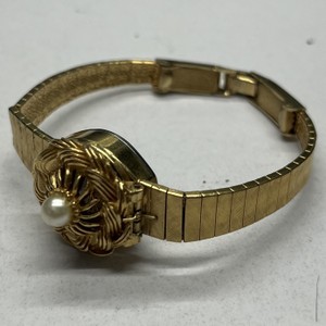 Staromatic Swiss Golden Watch with 17 Jewels