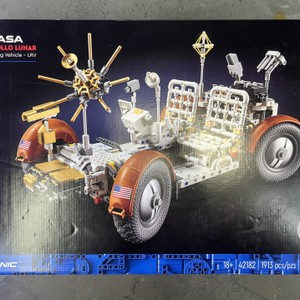 LEGO NASA Apollo Lunar Roving Vehicle - LRV (42182)