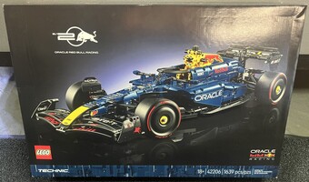 LEGO Technic ORACLE Red Bull RACING 1:8 Scale (42206)